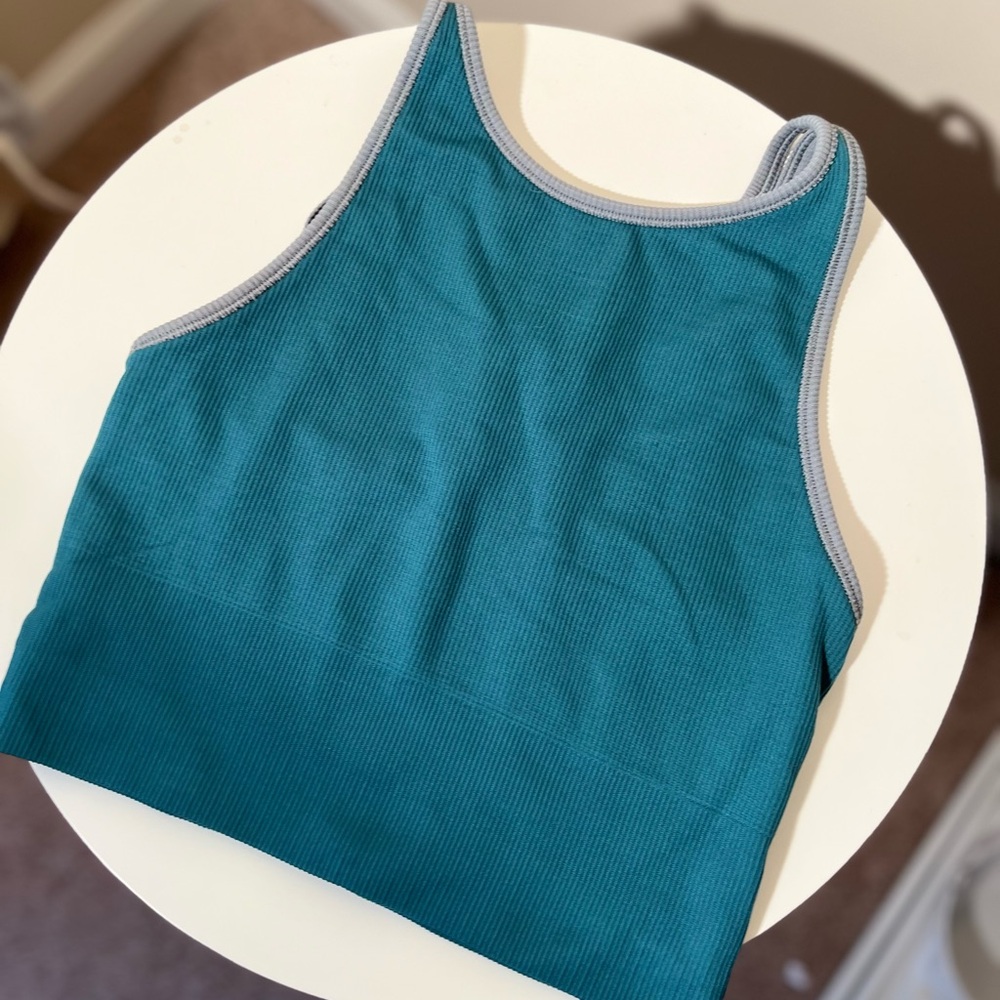 Athleta Aurora High Neck Tank - Picture 4 of 6